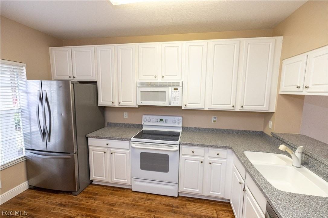 10078 Spyglass Hill Ln - Photo 4 of 20