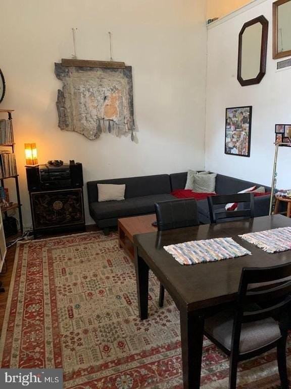 2837 Cambridge St #2 - Photo 4 of 9