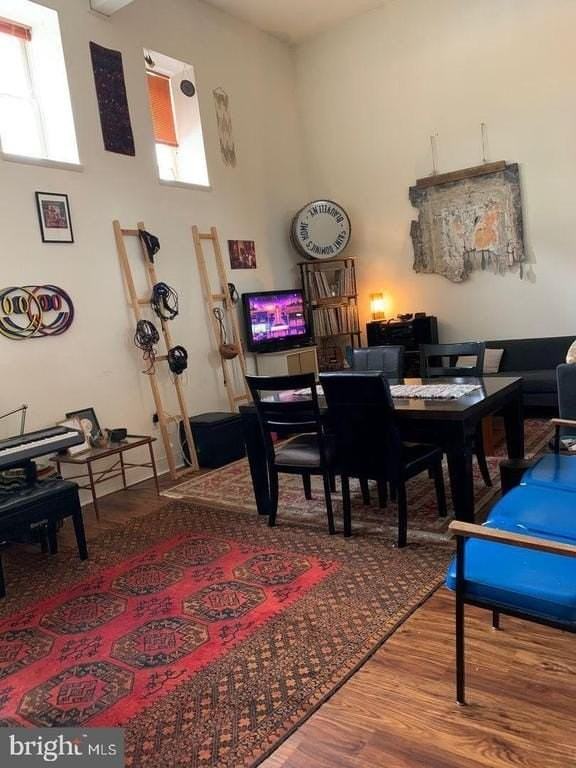 2837 Cambridge St #2 - Photo 5 of 9