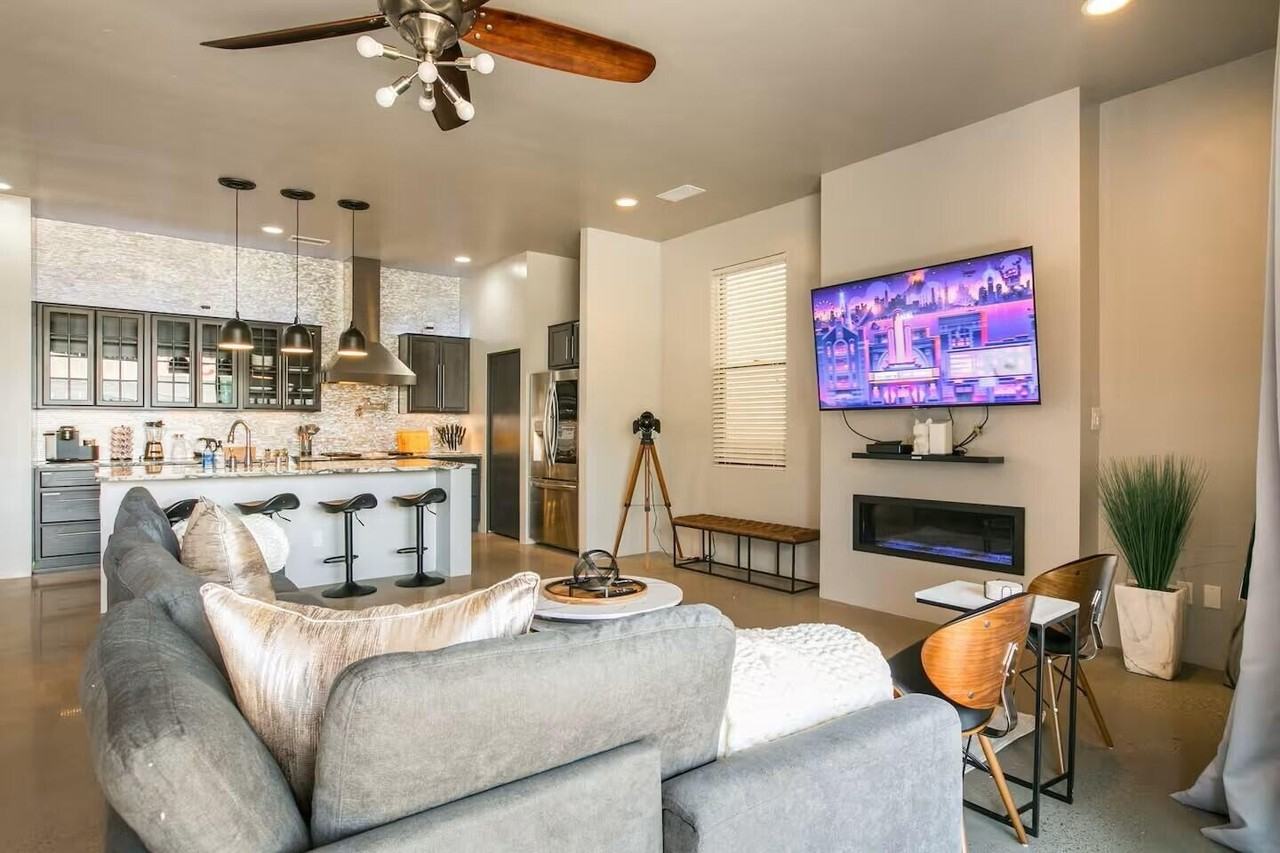 5735 University Blvd Se - Photo 6 of 25