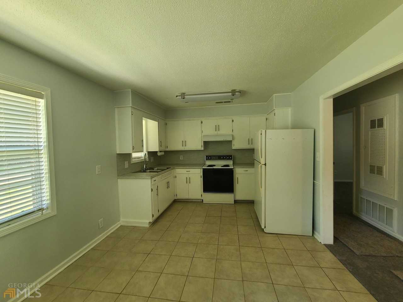 1403 Parsons Ct - Photo 7 of 19