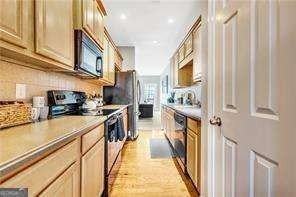 7039 Bayrose Cir Unit 39a - Photo 4 of 19