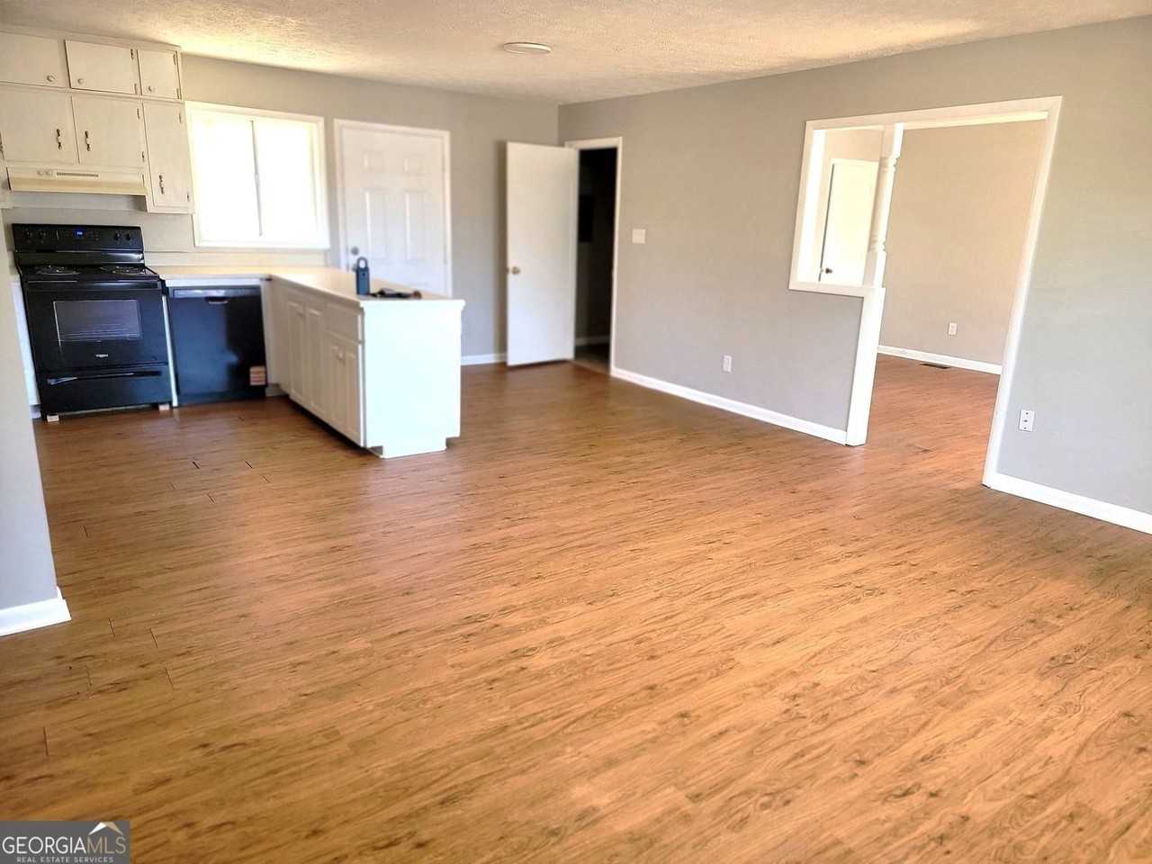 4042 Jodeco Rd - Photo 2 of 13