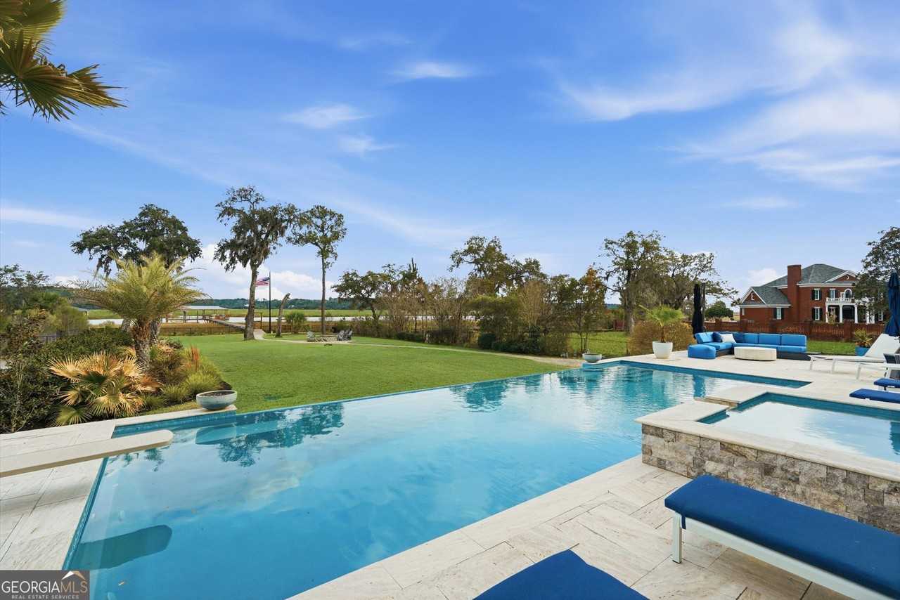 277 Catherine Vw - Photo 2 of 50