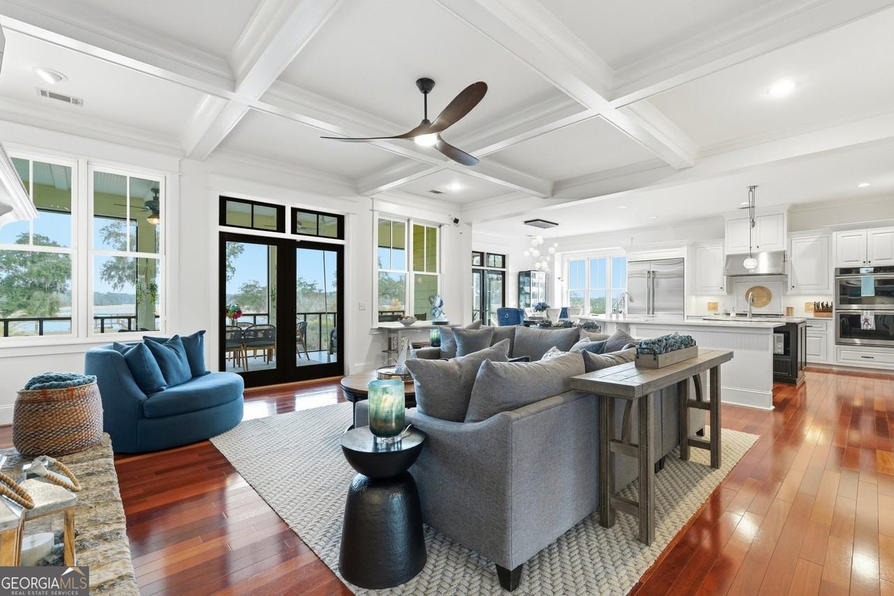 277 Catherine Vw - Photo 4 of 50