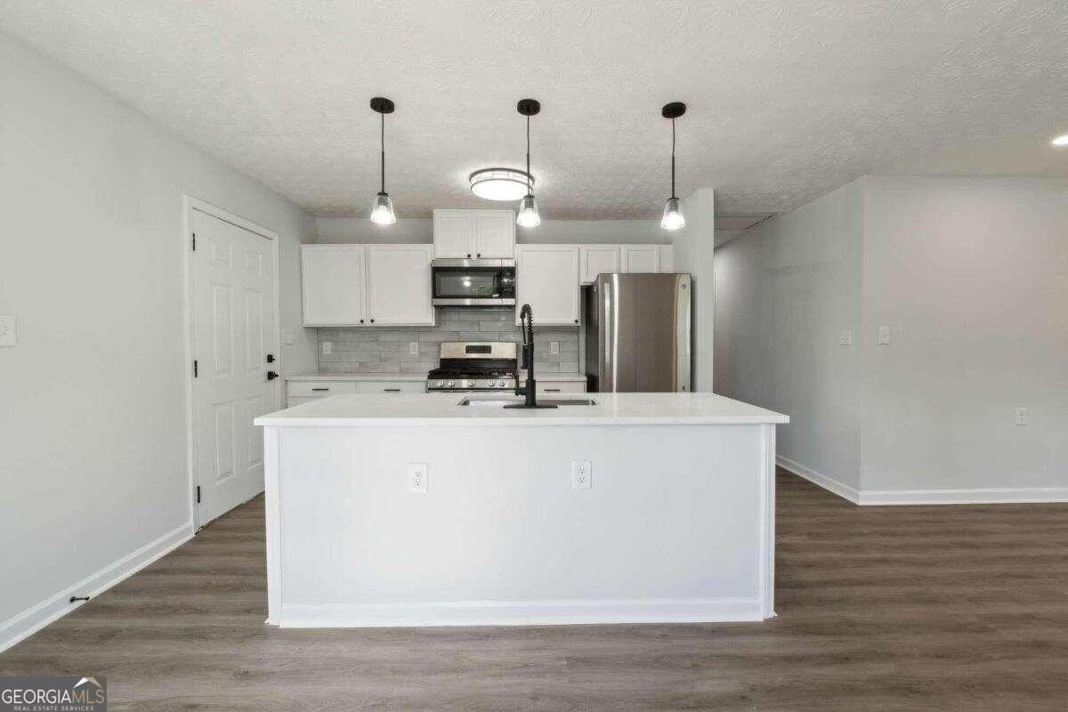 823 Humphries St Sw - Photo 4 of 22