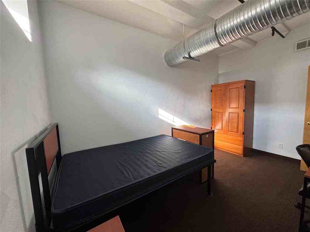 135 Washington St - Photo 7 of 13