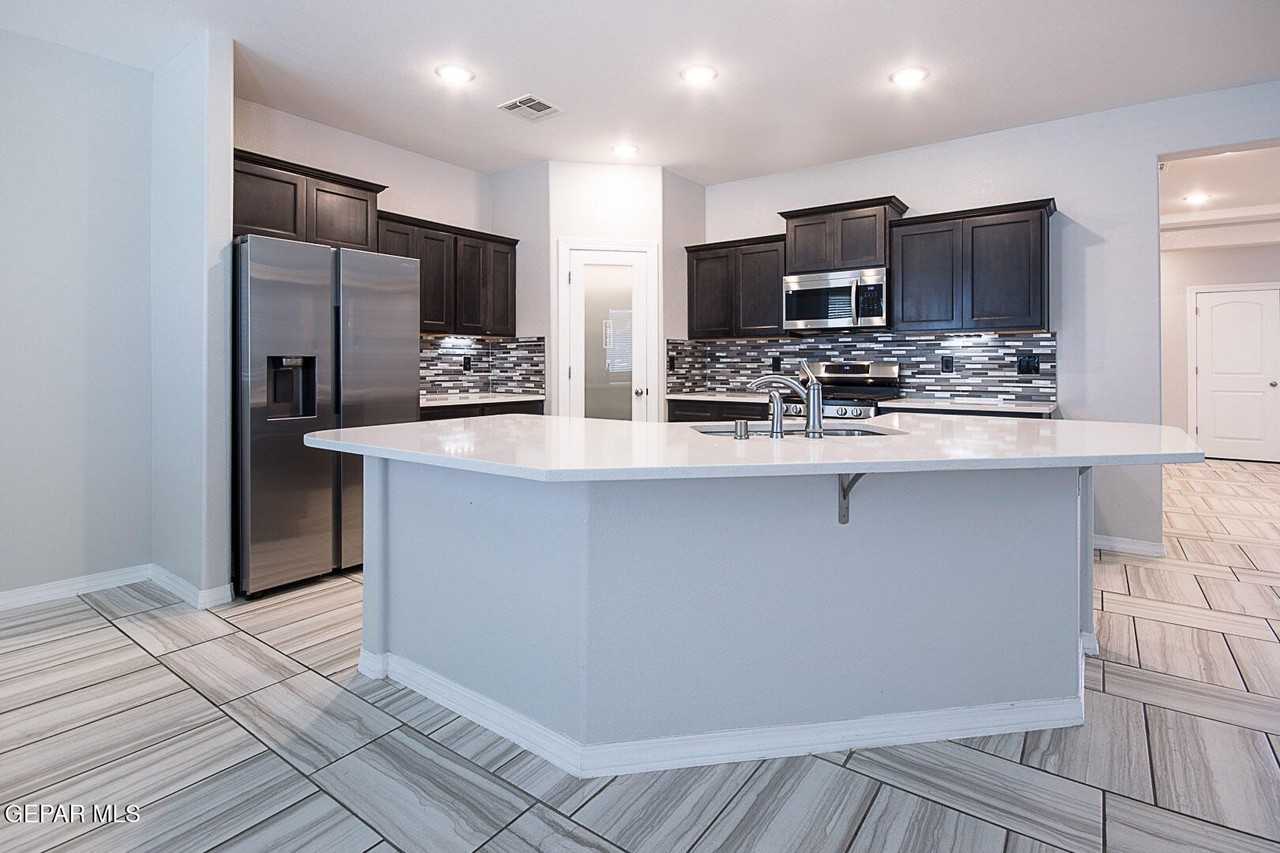 2621 Mike Price Dr - Photo 7 of 49