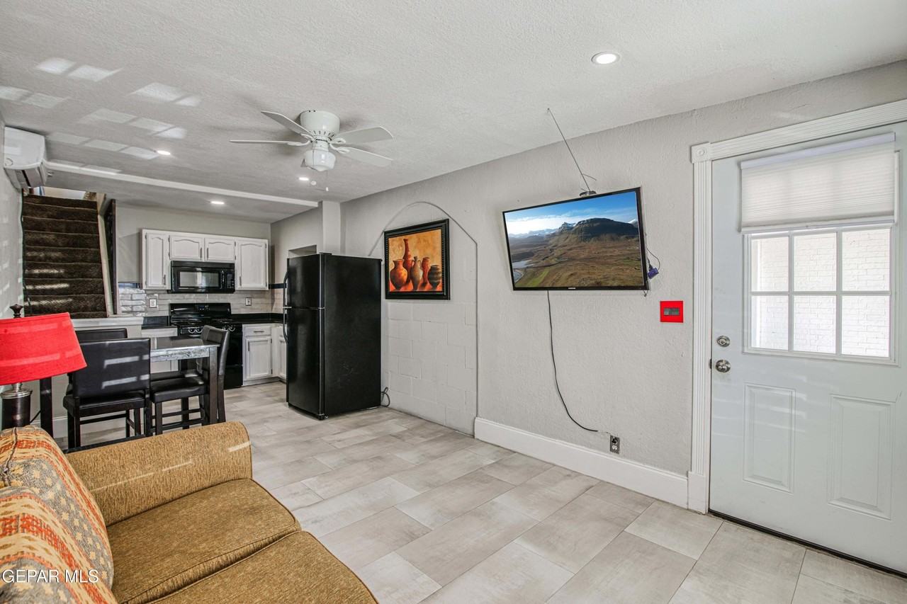 3427 Idalia Ave Unit 1 - Photo 2 of 7