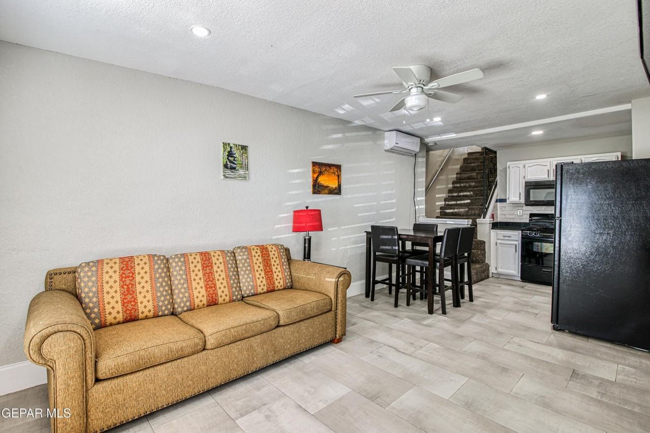 3427 Idalia Ave Unit 1 - Photo 3 of 7