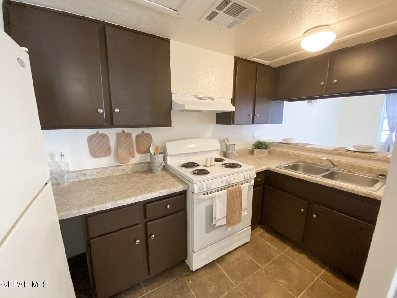 4700 Maxwell Ave Apt 29 - Photo 7 of 11