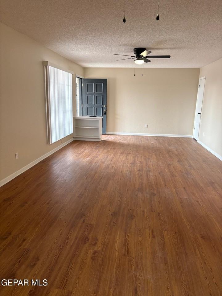 7127 Orizaba Ave - Photo 2 of 18