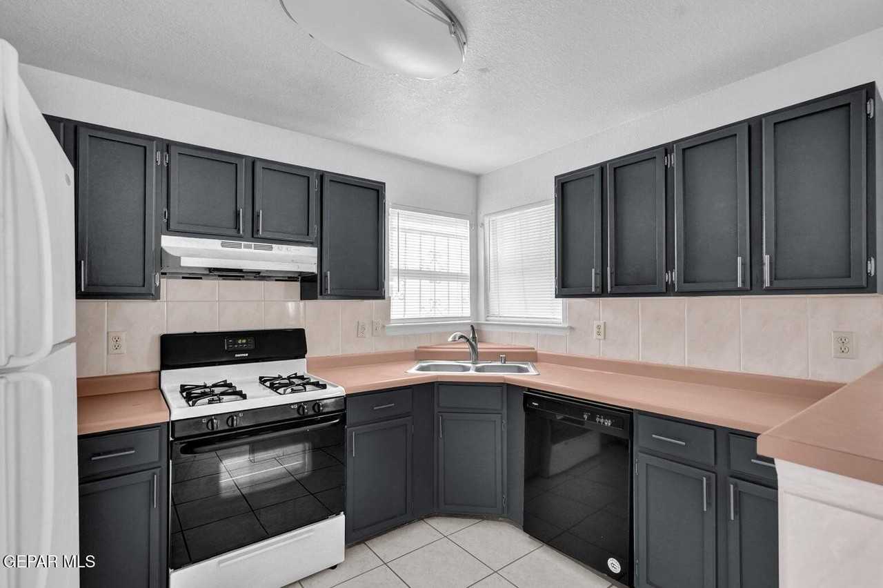 1439 Jim Larabel Dr - Photo 4 of 11