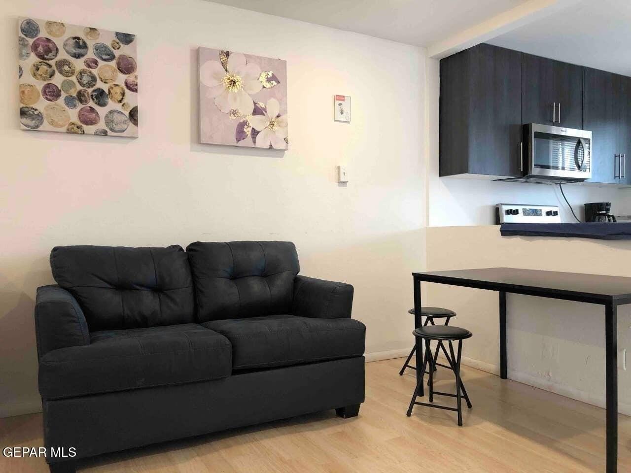 5200 Carousel Dr Apt 3 - Photo 3 of 15