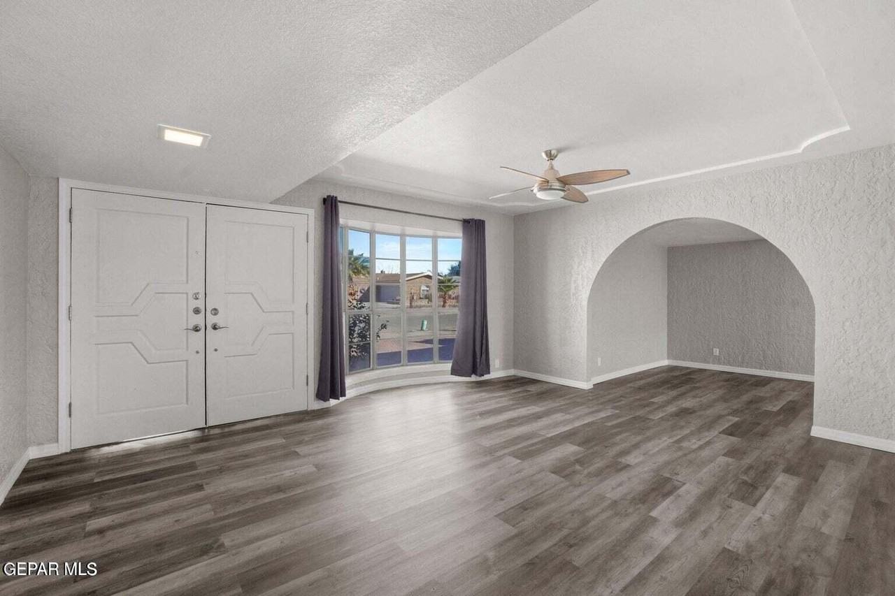 11200 Warcloud Ave - Photo 2 of 20