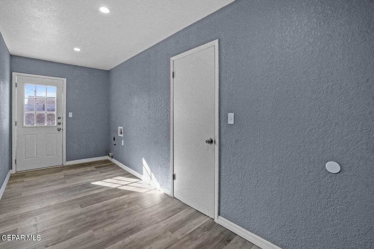 11200 Warcloud Ave - Photo 6 of 20