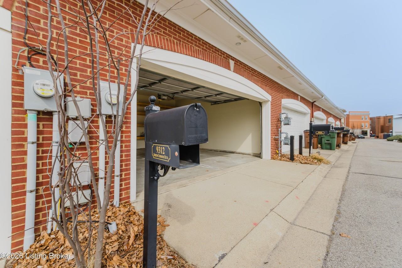 9312 Norton Commons Blvd - Photo 4 of 36