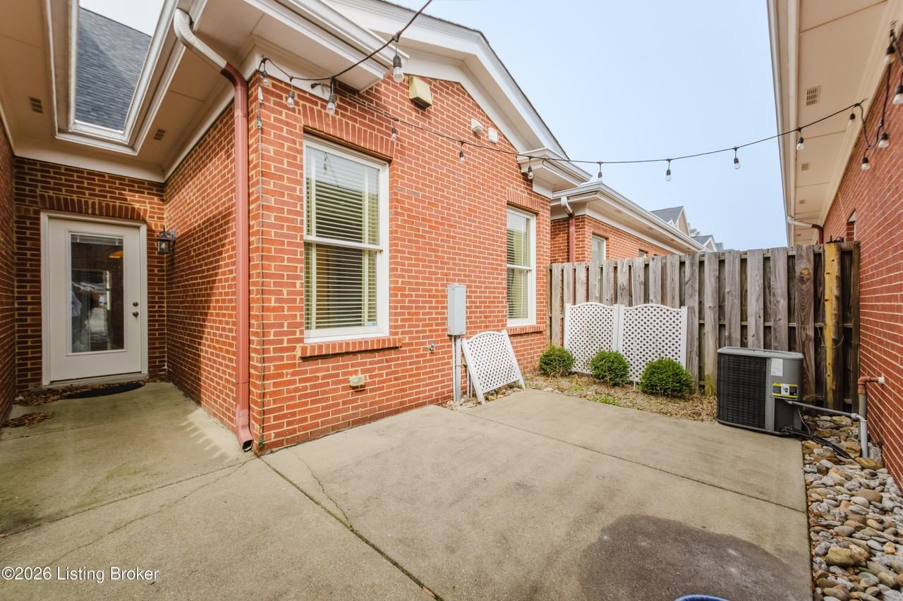 9312 Norton Commons Blvd - Photo 7 of 36