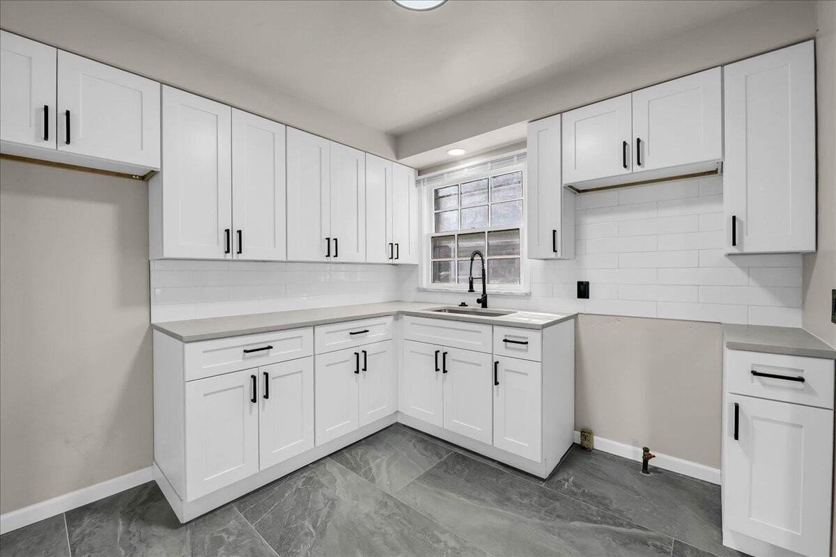 14188 Collingham Dr - Photo 7 of 24