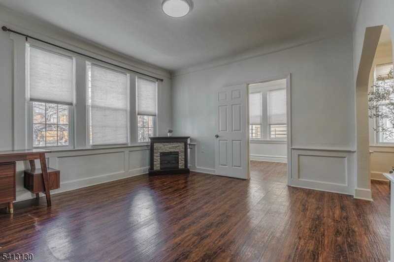 172 Goldsmith Ave - Photo 4 of 14