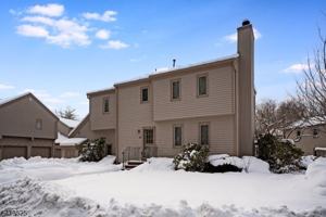 featured image of 8 Somerset Hills Ct #E