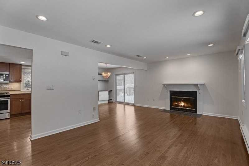 8 Somerset Hills Ct #E - Photo 2 of 23