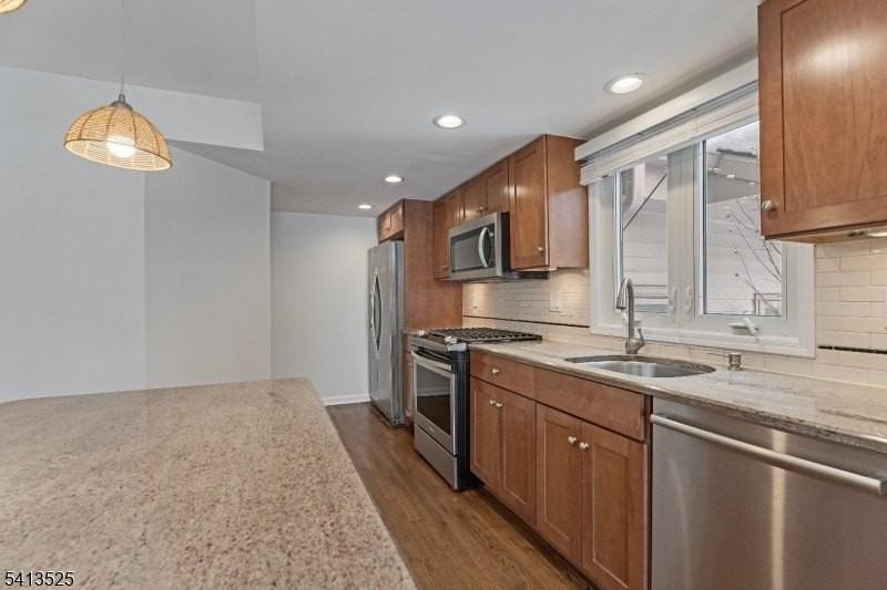 8 Somerset Hills Ct #E - Photo 7 of 23