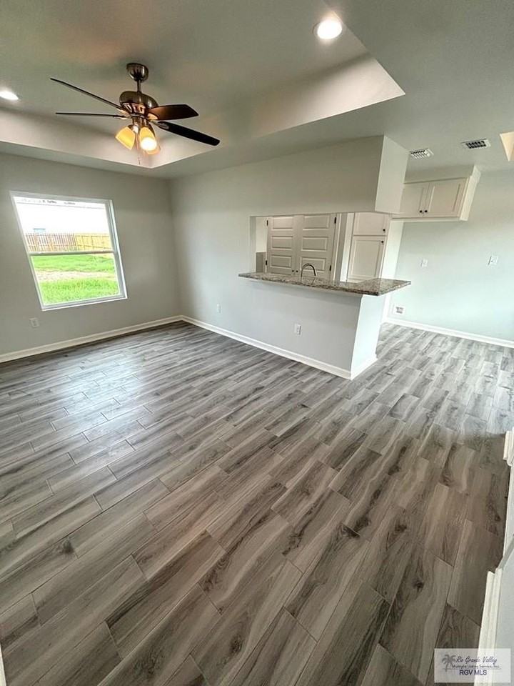 1605 E Polk St - Photo 3 of 13