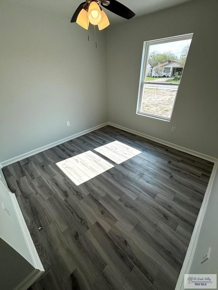 1605 E Polk St - Photo 5 of 13