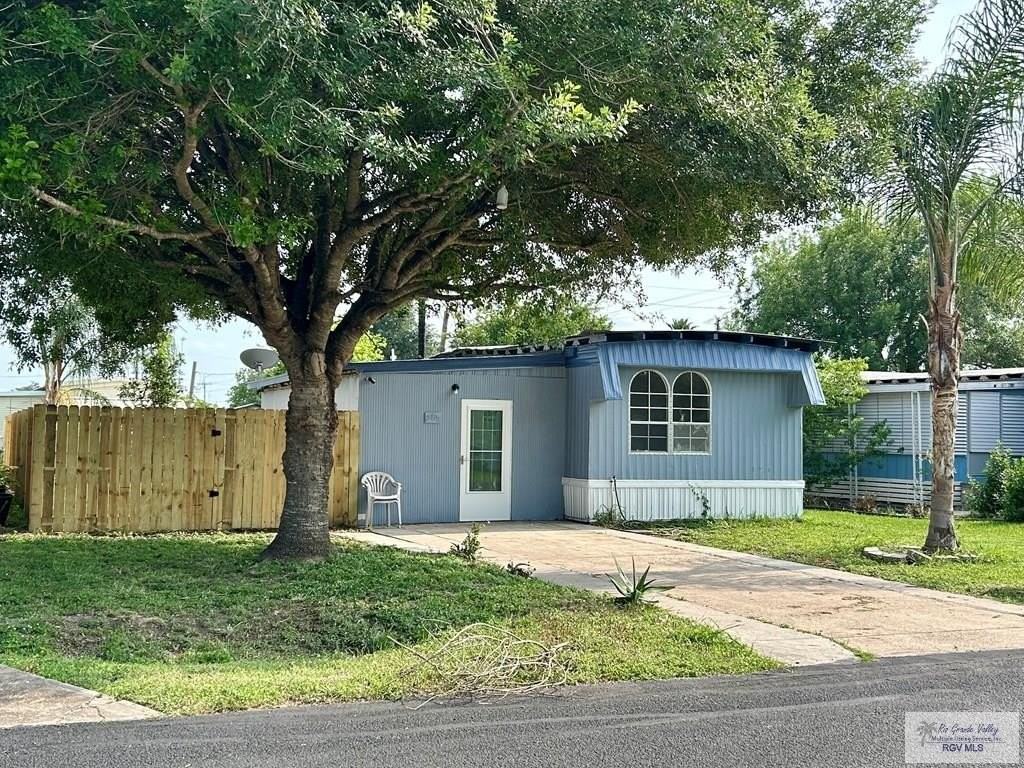 15702 Orange Dr - Photo 2 of 13