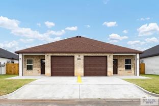 2225 S Valley Cir #B - Photo 1 of 1