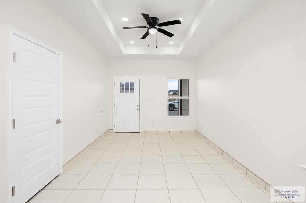 2225 S Valley Cir #B - Photo 2 of 12