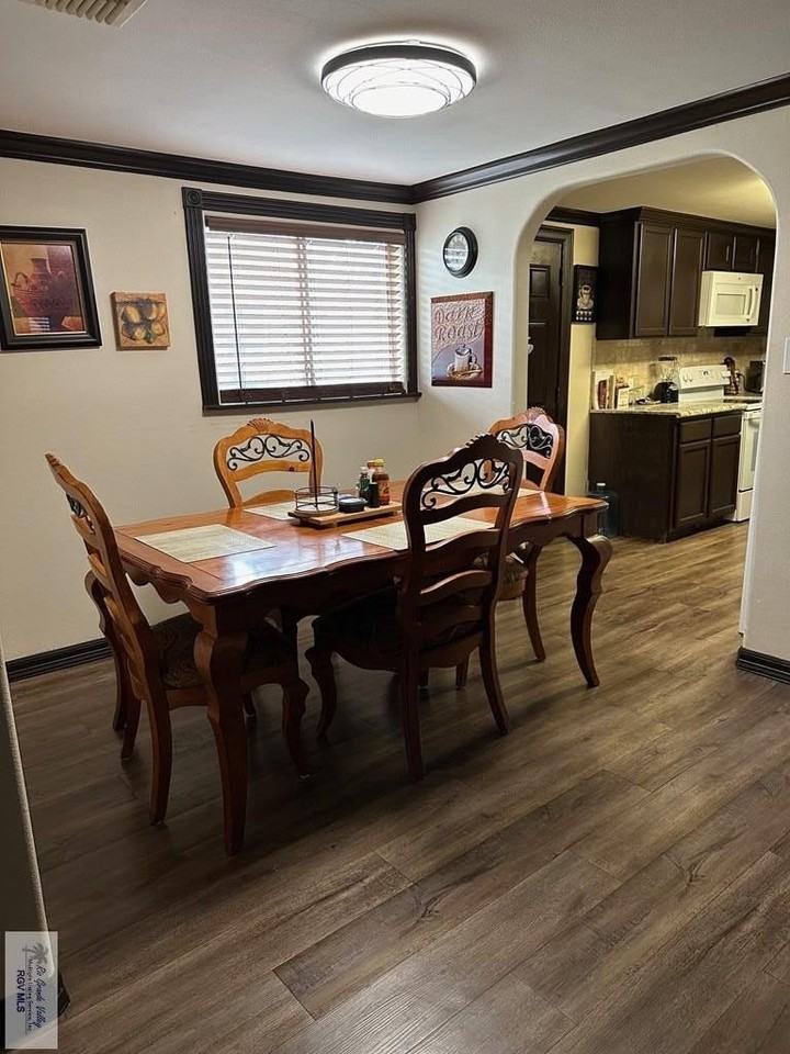 222 W 2nd St - Photo 4 of 13