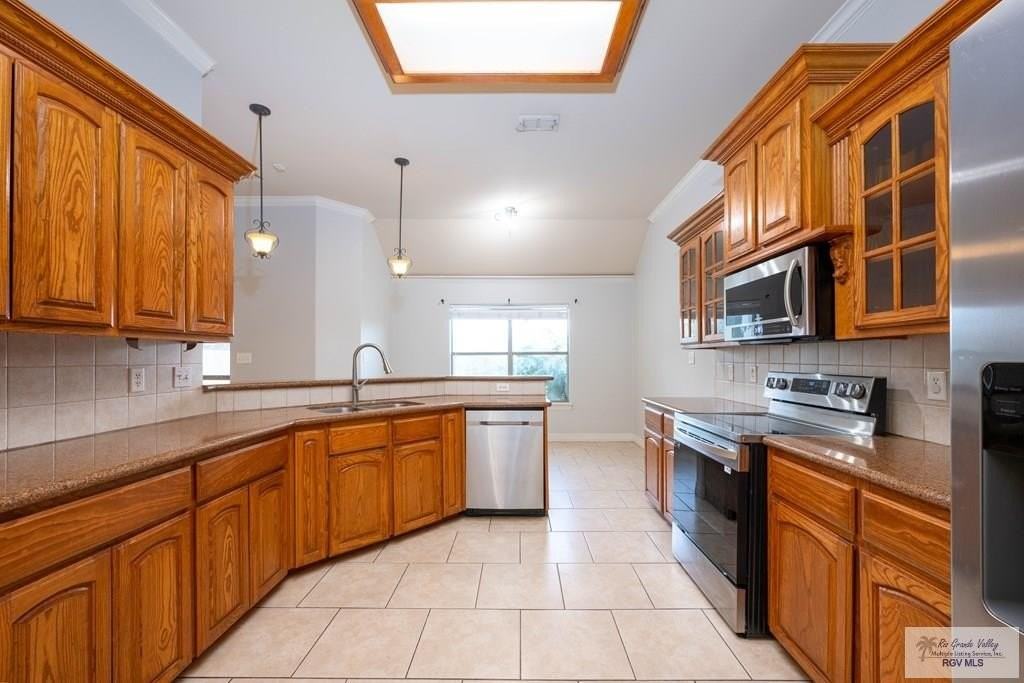 2213 Hitching Post Blvd - Photo 4 of 19