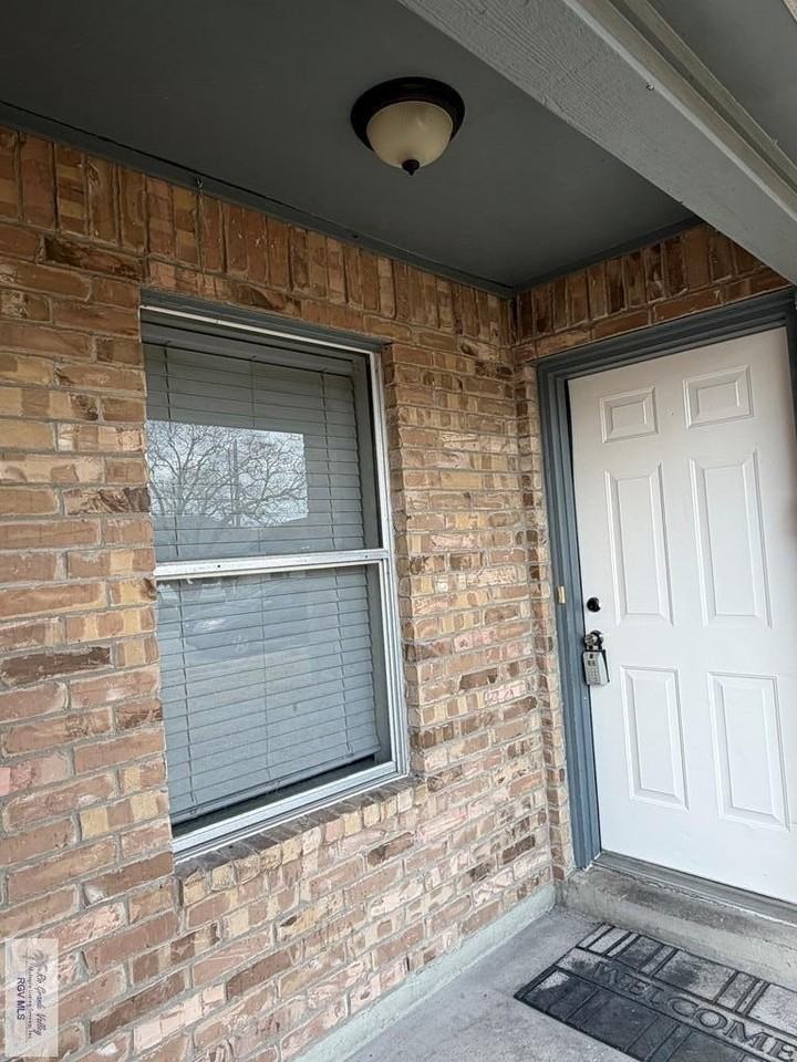 2543 El Arbol - Photo 3 of 50