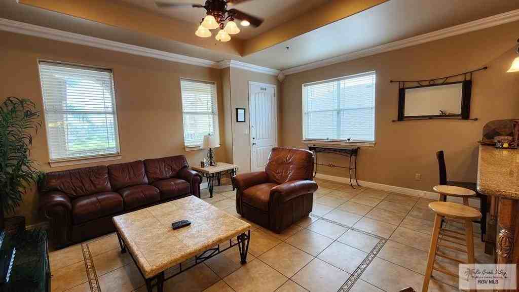 106 W Capricorn Dr - Photo 3 of 22