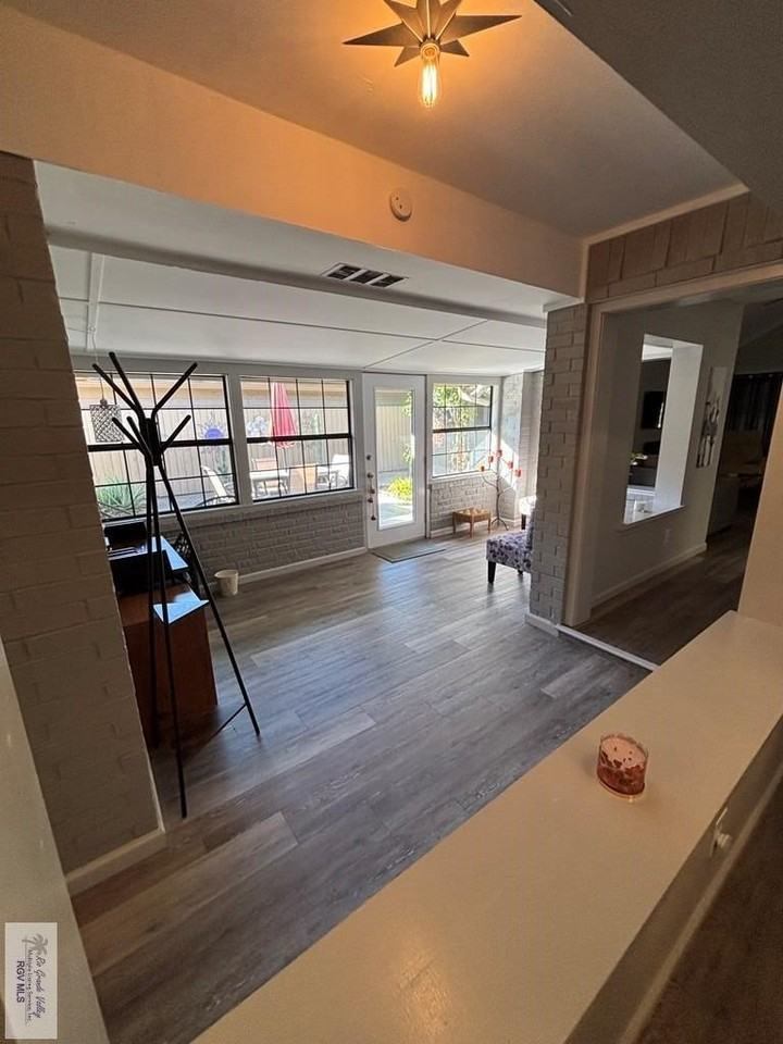 240 Heather Dr - Photo 2 of 12