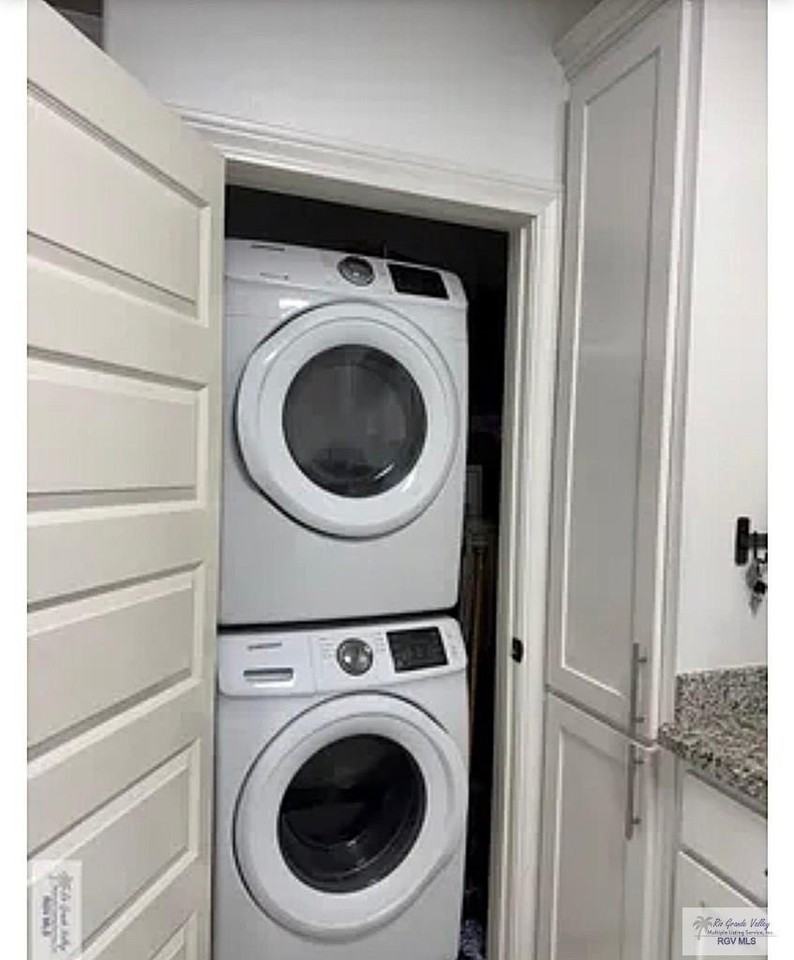 1420 Codorniz Dr - Photo 3 of 8