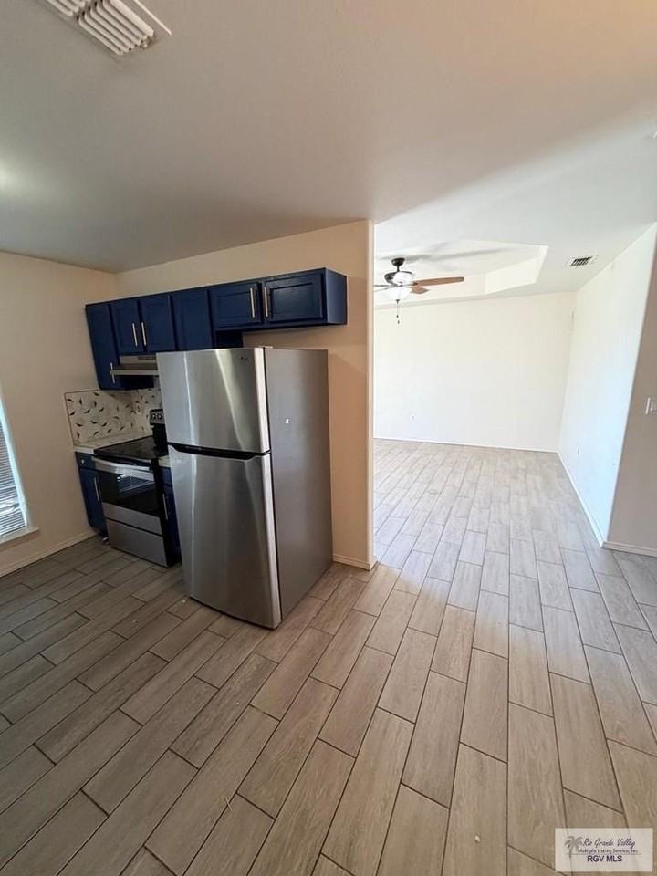 2186 Athens St - Photo 3 of 11