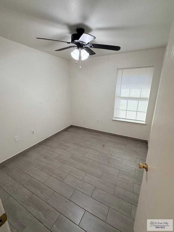 2186 Athens St - Photo 7 of 11