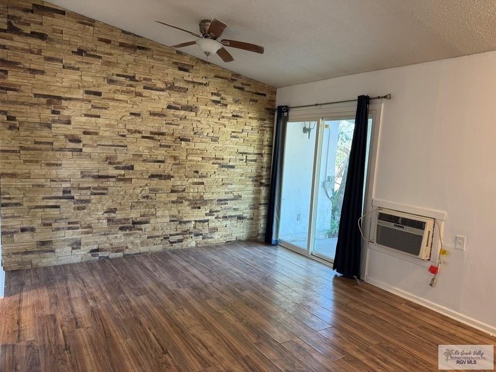 802 Continental Dr Apt 4 - Photo 2 of 12