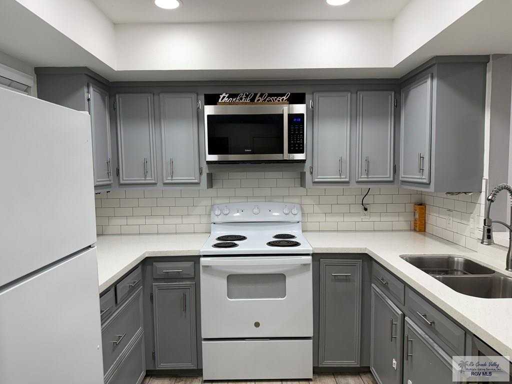 95 Poinciana Dr Apt 218 #218C - Photo 3 of 15