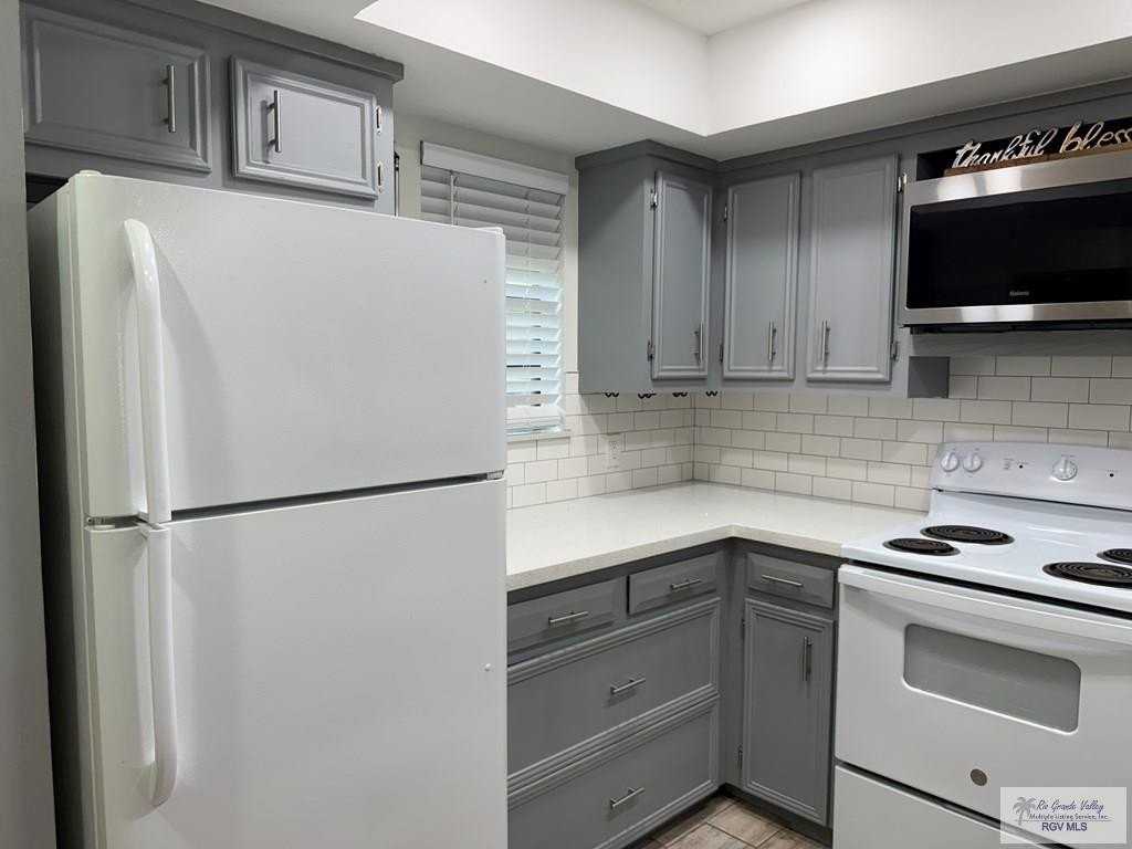 95 Poinciana Dr Apt 218 #218C - Photo 4 of 15