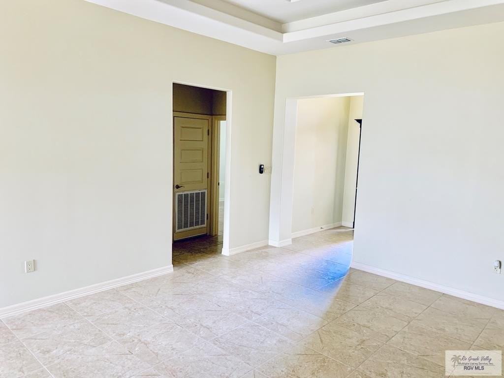 3042 Montevideo - Photo 3 of 15