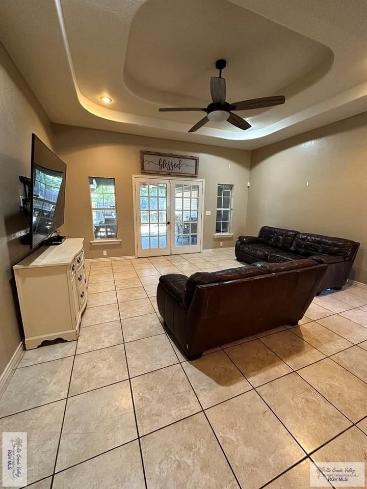 1830 Swan Ln - Photo 2 of 12