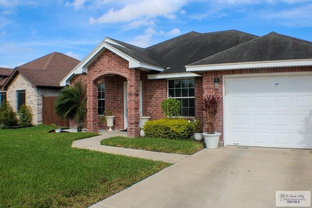 1009 BEAVER LAKE DR - Photo 2 of 20