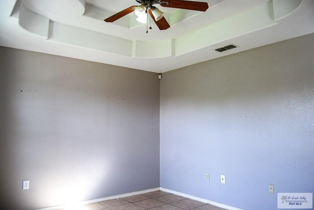 1009 BEAVER LAKE DR - Photo 3 of 20