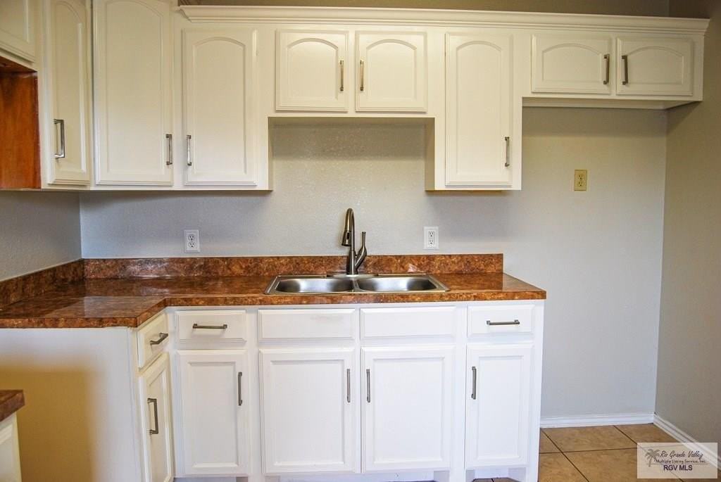 1009 BEAVER LAKE DR - Photo 6 of 20