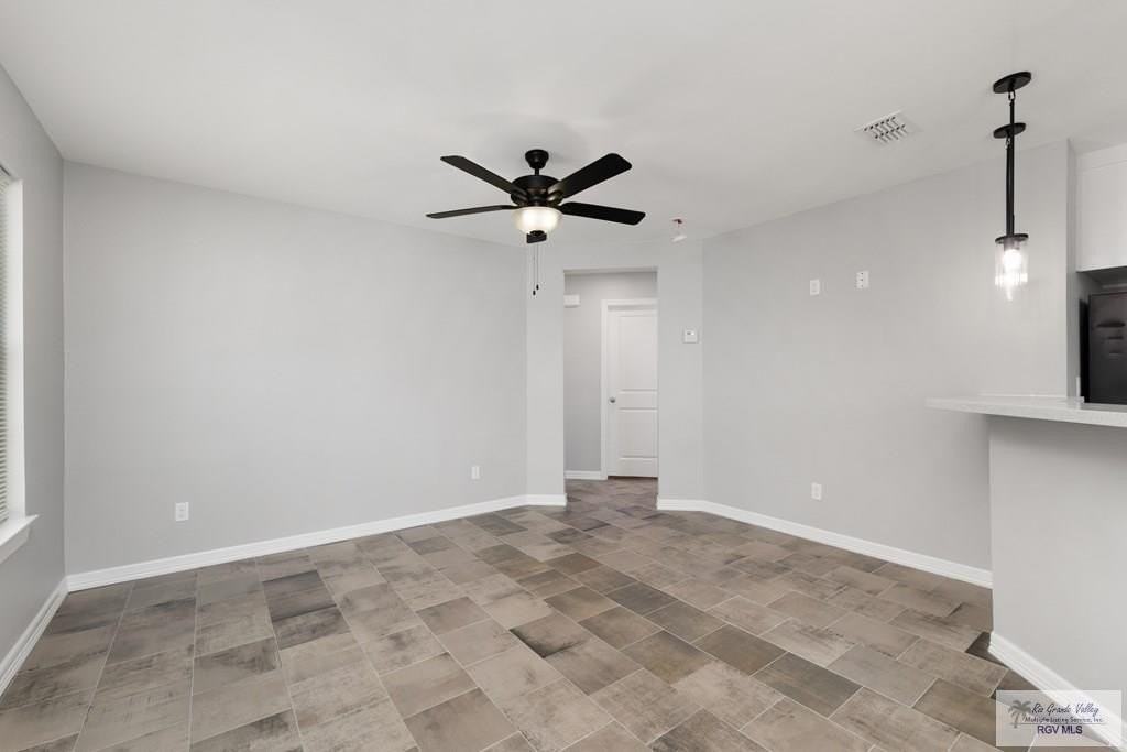 2218 Multi National - Photo 2 of 16