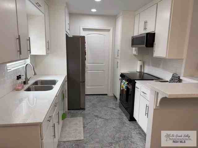 700 Tamarindo Ln - Photo 4 of 9